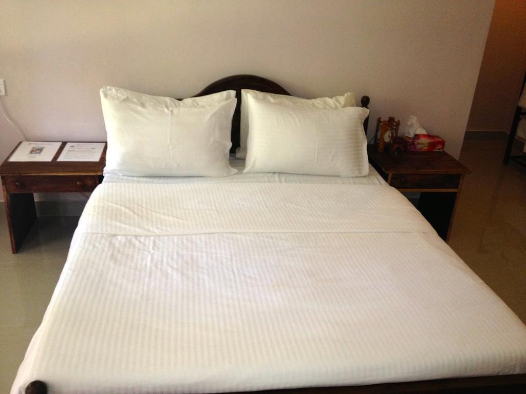 Hotel Fire Dragon Hideaway Negombo Pokój zdjęcie
